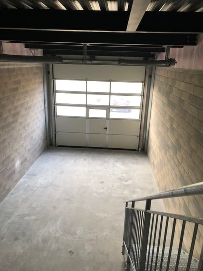 Gewerbe & Garagenbox für Ihr Business mit XXL Sektionaltor (6)