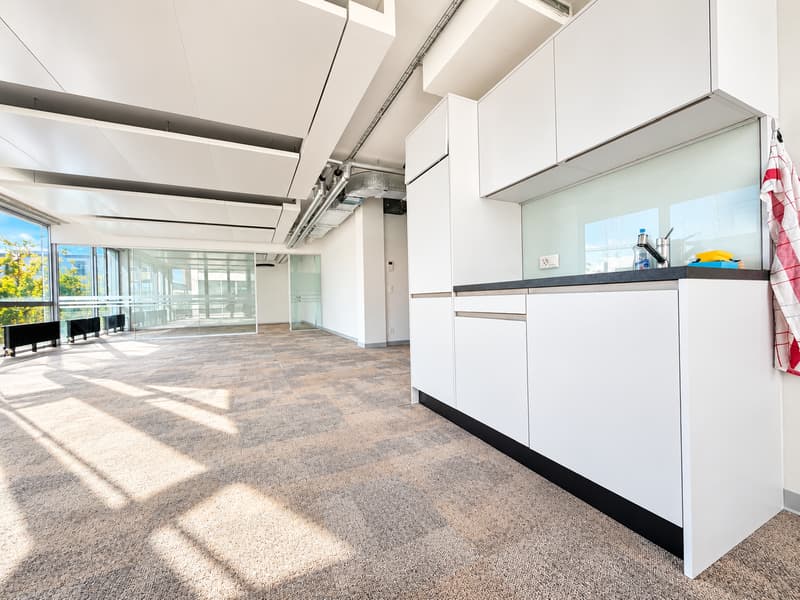 MODERNE BÜROFLÄCHE IM ZÜRI CAMPUS – FLEXIBEL, REPRÄSENTATIV & BESTENS ANGEBUNDEN (5)