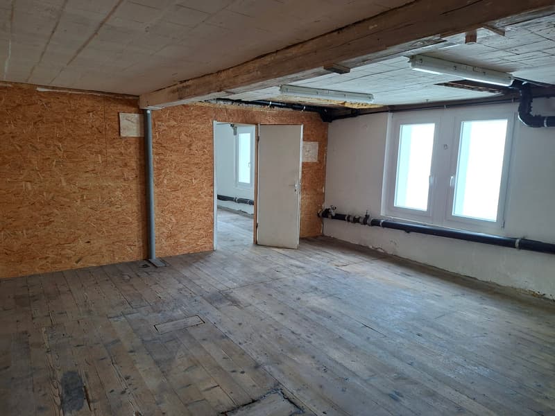 Zu vermieten Gewerbe- / Atelierraum mit rund 92m2 Nutzfläche (4)