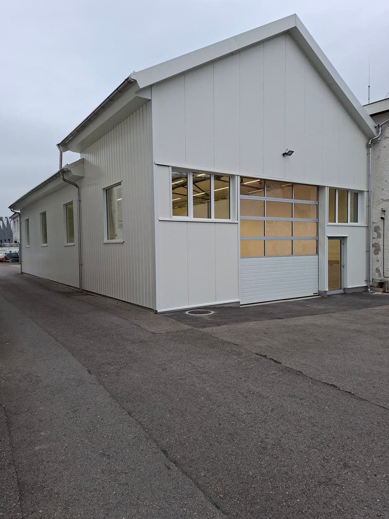 Zu vermieten praktische Gewerbehalle, 9.2 Meter Breite x 20.45 Meter Länge, 188 m3 (5)