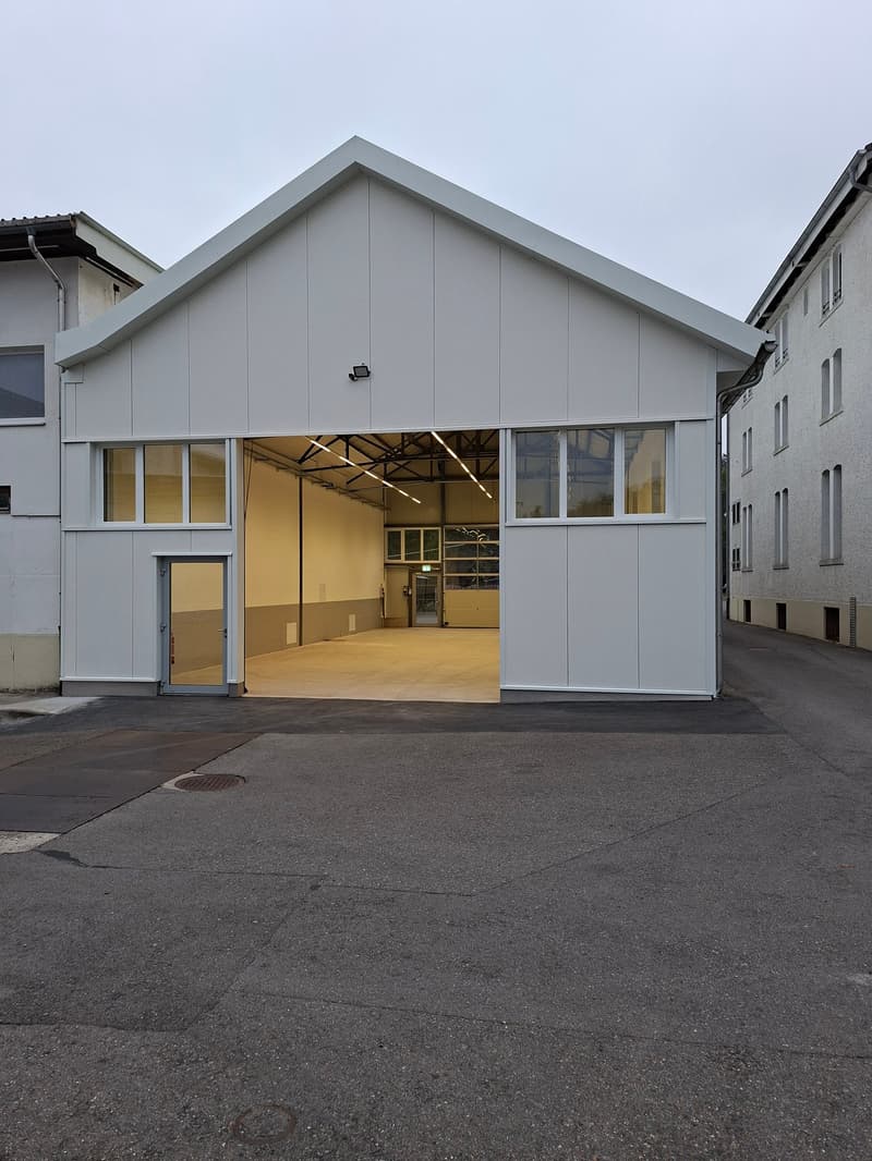Zu vermieten praktische Gewerbehalle, 9.2 Meter Breite x 20.45 Meter Länge, 188 m3 (6)