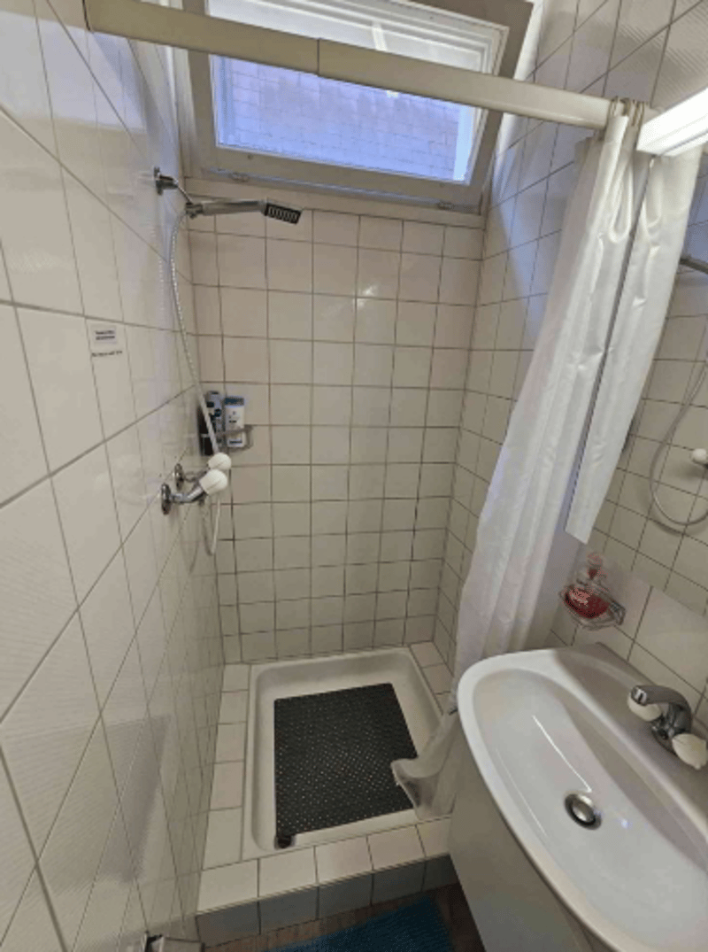 Komplett möblierte 2-Zimmer Wohnung im Herzen von Meringen (4)