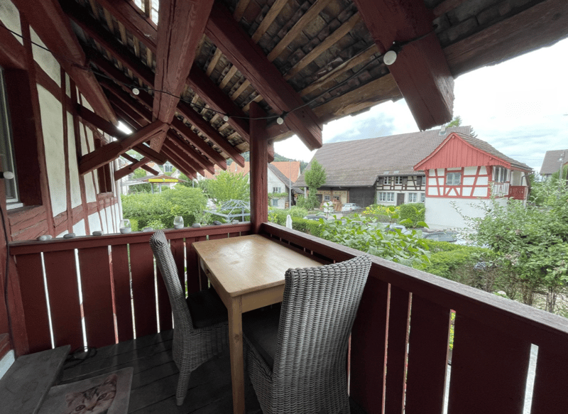 Grosszügige 3.5-Zimmer-Wohnung mit Cheminée, Garten und Balkon (9)