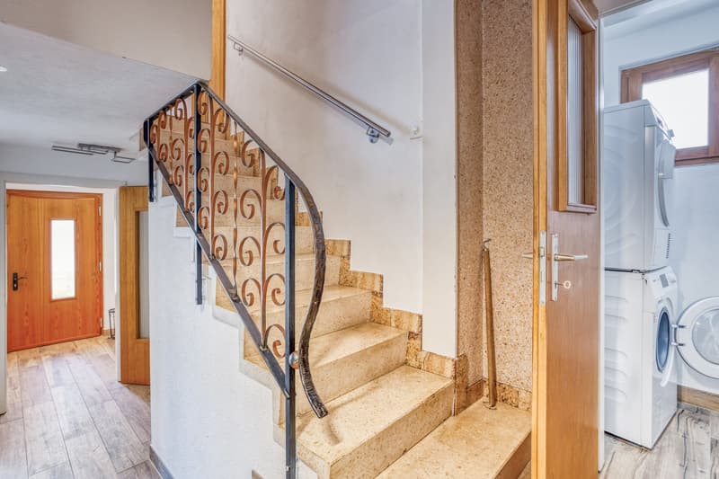 Maison villageoise avec grange à valoriser – Saint-Léonard (15)