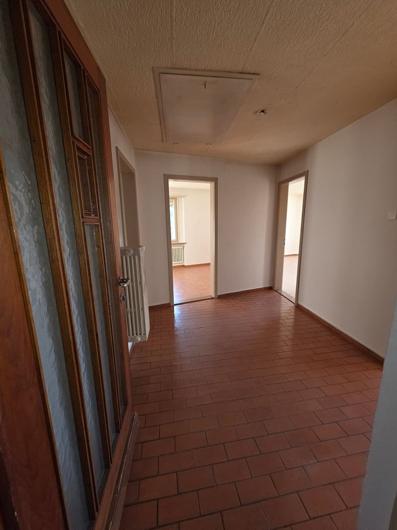 Charmante 4-Zimmer-Altbauwohnung an der Alpenstrasse in Grenchen (4)