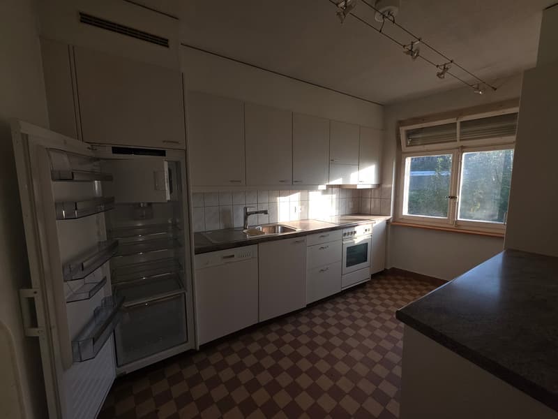 Charmante 4-Zimmer-Altbauwohnung an der Alpenstrasse in Grenchen (2)