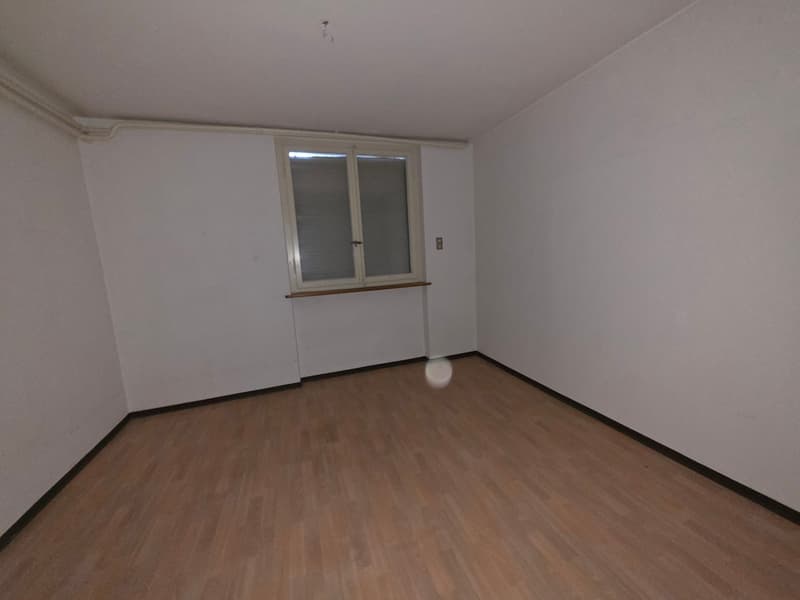 Charmante 2-Zimmer-Altbauwohnung an der Alpenstrasse in Grenchen (3)