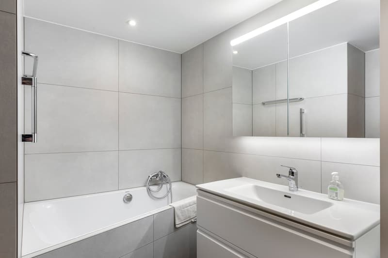 3 1/2 Zimmer Duplex Eigentumswohnung mit Galerie, Balkon und Cheminée (9)