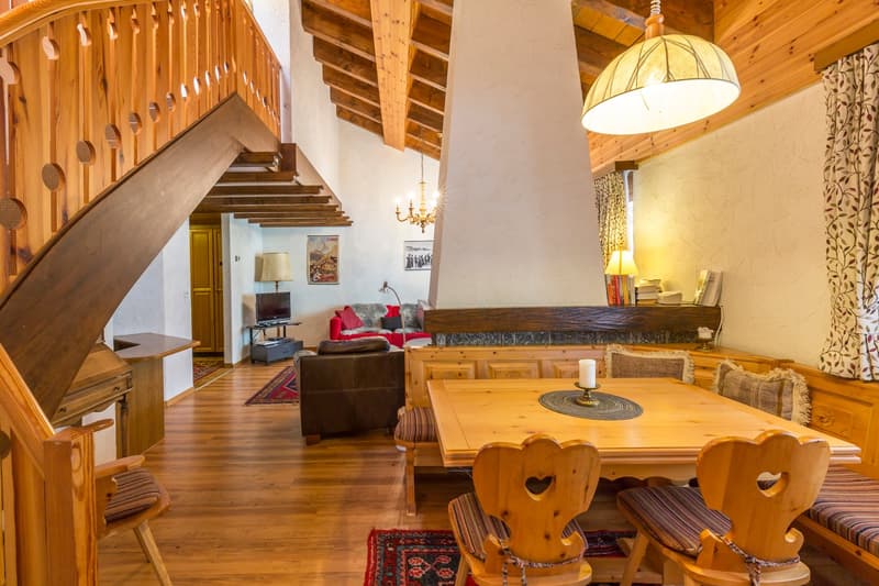 3 1/2 Zimmer Duplex Eigentumswohnung mit Galerie, Balkon und Cheminée (4)