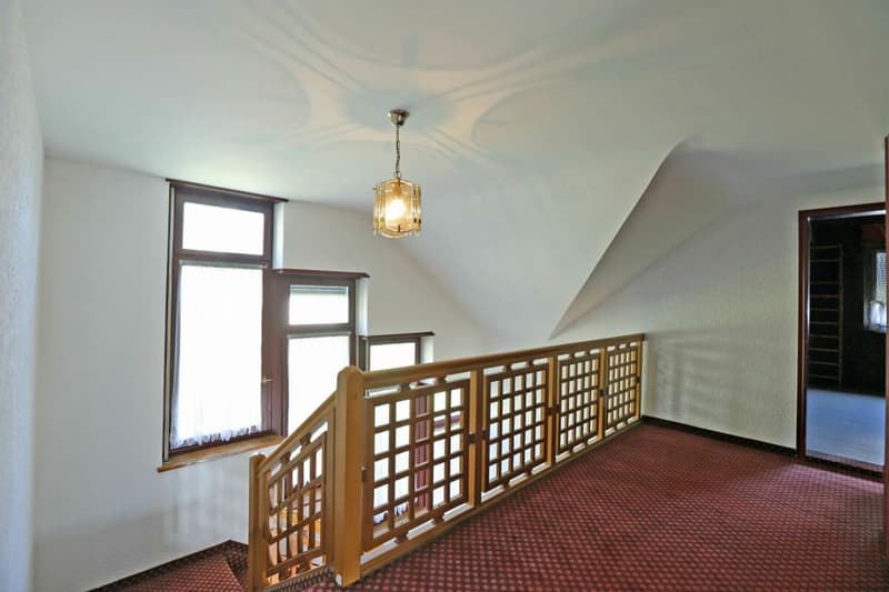 Herrschaftliches 10-Zimmer Wohnhaus mit Potential (9)