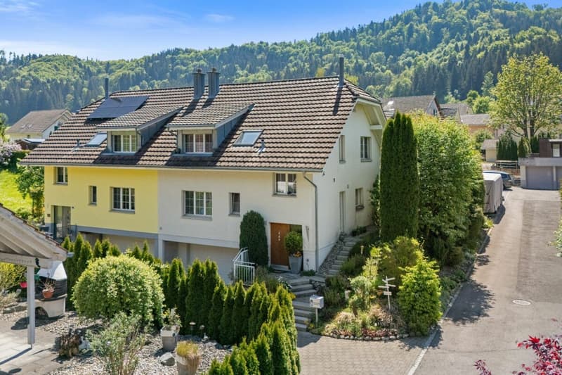 Gepflegtes Doppeleinfamilienhaus mit Gartenidylle (2)
