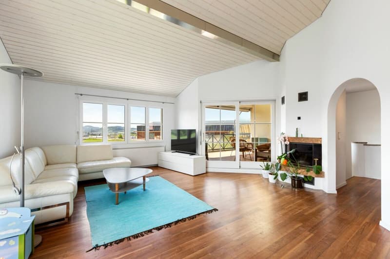 Ideal gelegene, grosszügige Maisonettewohnung (1)