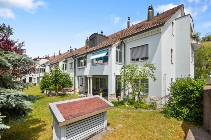 Grosszügige 4.5-Zimmer-Gartenwohnung mit weitläufigem Aussenbereich (2)