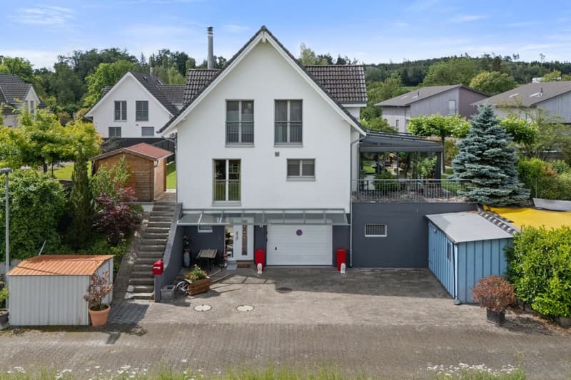 Einfamilienhaus mit gepflegtem Garten und einzigartiger Garage (12)
