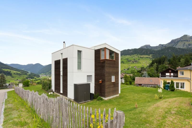 3.5-Zimmer-Einfamilienhaus mit unverbaubarer Bergsicht in Unterwasser (1)
