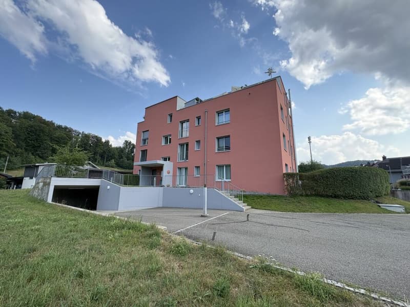 Attraktive 4.5-Zimmer Wohnung mit sonniger Terrasse in 8486 Rikon (11)