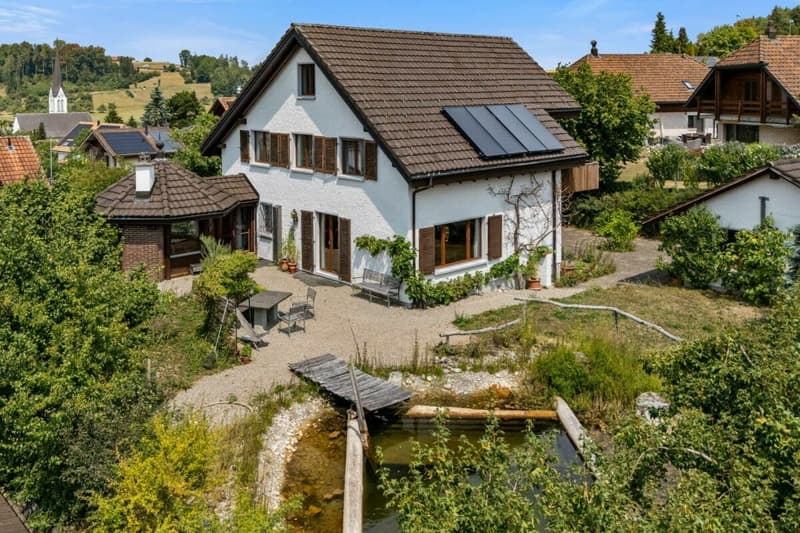Ein besonderes Zuhause mit Gartenidylle, Privatsphäre und viel Raum (1)