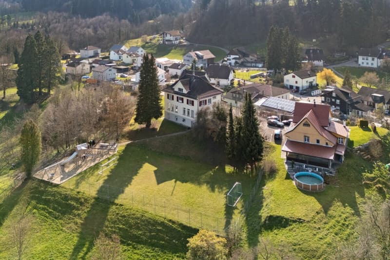 Einzigartige Gelegenheit - Mehrfamilienhaus mit Wohn- und Schulräumen (15)