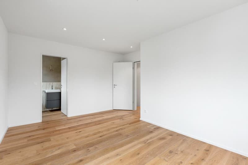 Hochwertige Doppelhaushälfte mit Garten und zwei Abstellplätzen in der Tiefgarage an ruhiger Lage (11)