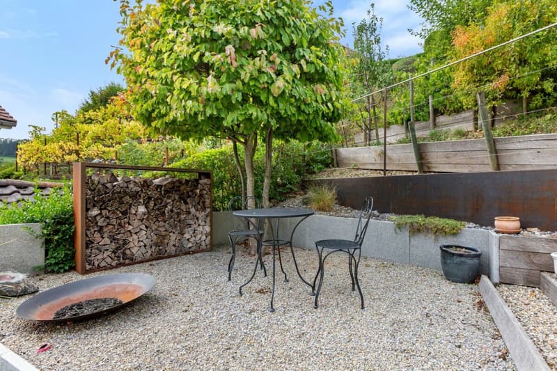 Gepflegtes 5.5-Zimmer-Reiheneckhaus an ruhiger Wohnlage mit idyllischem Garten (10)