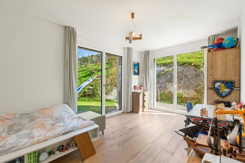 Modernes Wohnen mit Weitsicht - neuwertige 5.5-Zimmer-Gartenwohnung (7)