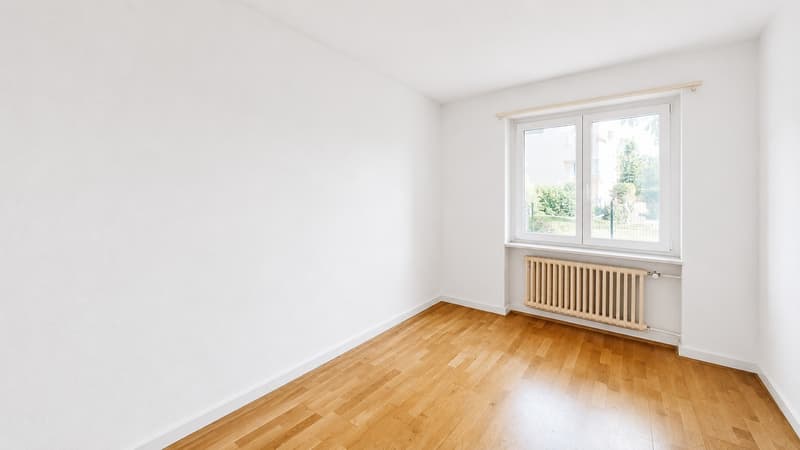 Zentrale 4-Zimmer-Wohnung mit Garten in Uster (Befristung bis 30.09.2027) (4)