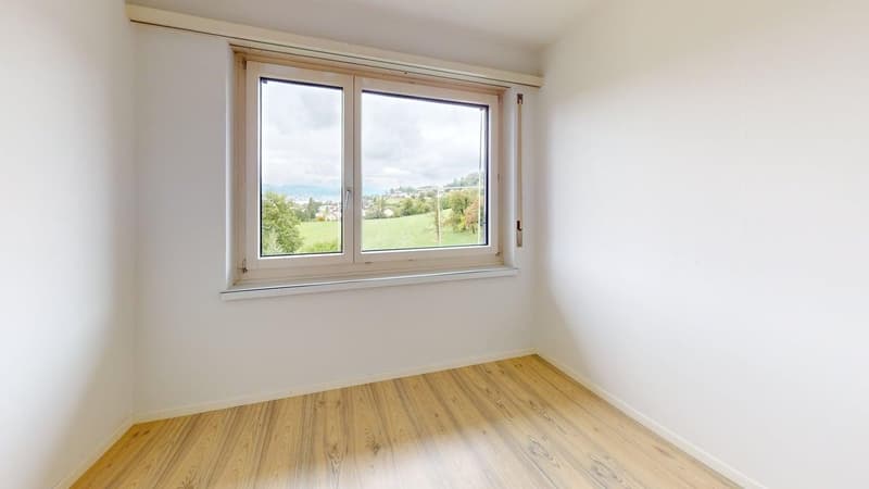 Helle 4-Zimmer-Wohnung im 2. OG ruhig wohnen in Uetikon am See | BEFRISTET (2)
