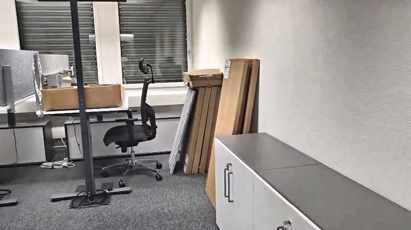 🏢 Modern Coworking Workspace | CHF 500/mo | Chamerstrasse 176 Zug | Available Now (3)