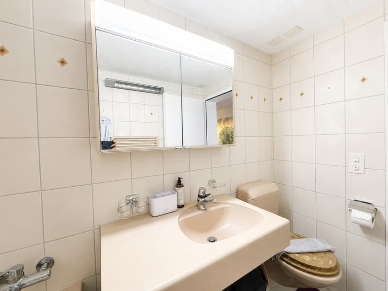 🌿 Bright Modern Studio with Balcony & Garden Access | Minutes from Zürich HB (10)