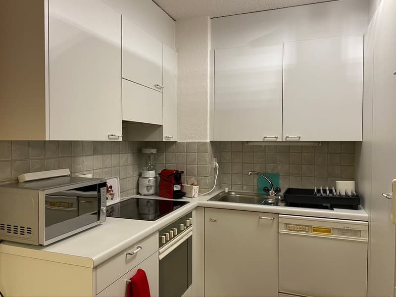 🌟 2.5-Room Spacious & Stylish Apartment with Lift in Prime Zone 10 Location 🌟 (8)