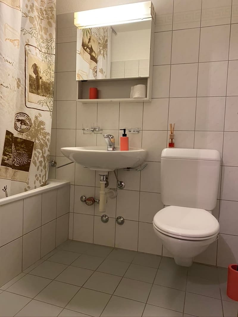 🌟 2.5-Room Spacious & Stylish Apartment with Lift in Prime Zone 10 Location 🌟 (9)