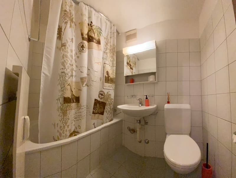 🌟 2.5-Room Spacious & Stylish Apartment with Lift in Prime Zone 10 Location 🌟 (10)