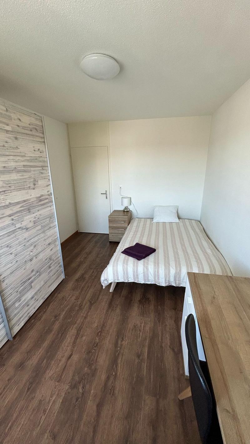 ☀️Furnished 4.5-Room Apartment with Balcony and Stunning Views in Oberglatt (5)