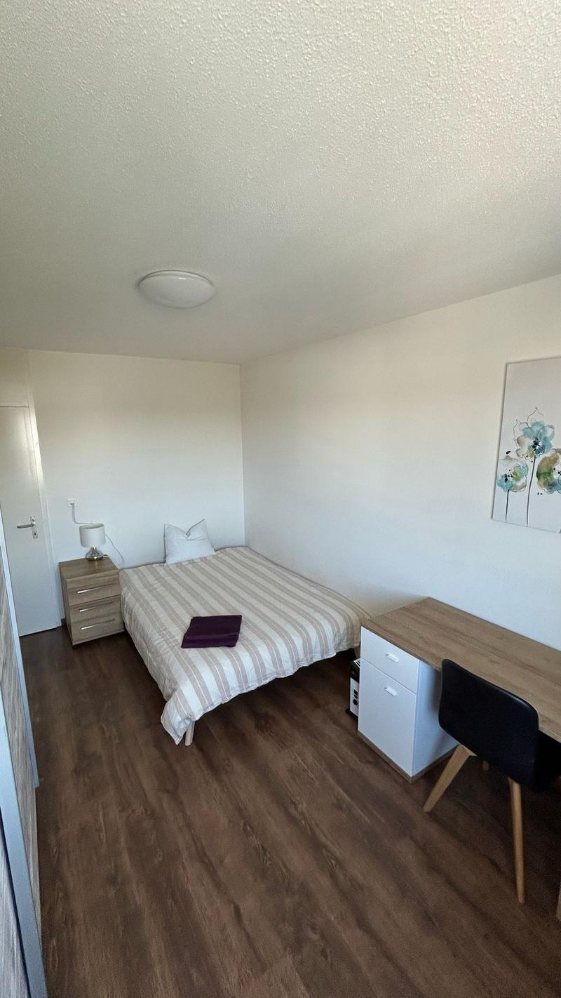 ☀️Furnished 4.5-Room Apartment with Balcony and Stunning Views in Oberglatt (7)