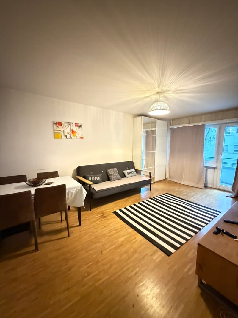 🏡Charming Furnished 2.5-Room Apartment with Balcony in Zürich Oerlikon (1)