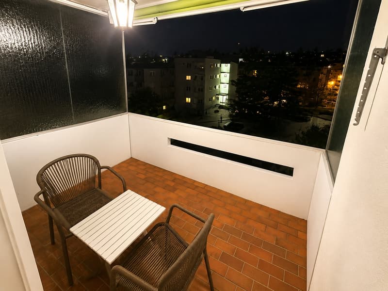💎Charming Furnished 2.5-Room Apartment with Balcony and Beautiful Views in Adliswil (14)