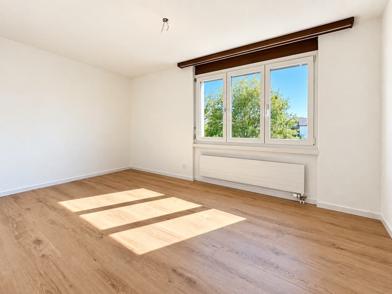 Helle 4.5-Zimmer-Wohnung mit Balkon in ruhiger Lage – Oberweningen (7)