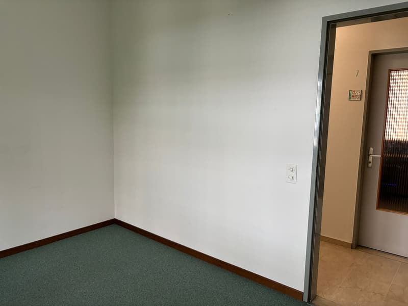 Bürofläche im Erdgeschoss an zentraler Lage in Minusio (6)