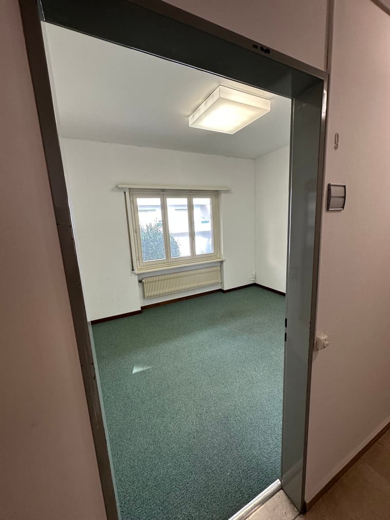 Bürofläche im Erdgeschoss an zentraler Lage in Minusio (3)