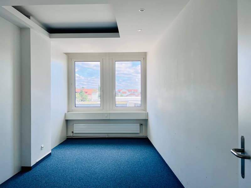 Ausgebaut und sofort verfügbar - Expansion möglich (10)