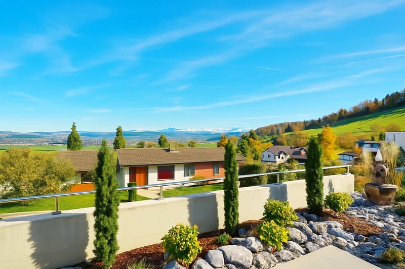 4 ½ Zimmer Wohnung mit grosser Terrasse/Garten und spektakulärer Aussicht! (7)