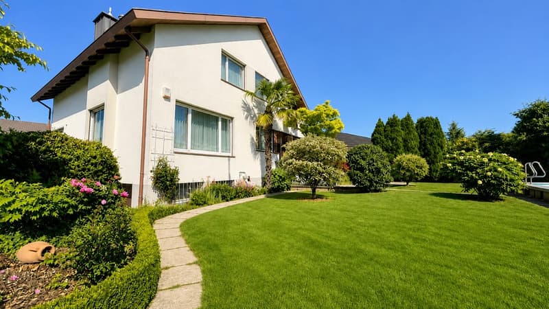Freistehendes Einfamilienhaus mit Swimmingpool (13)