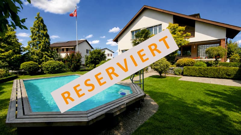 Freistehendes Einfamilienhaus mit Swimmingpool (1)