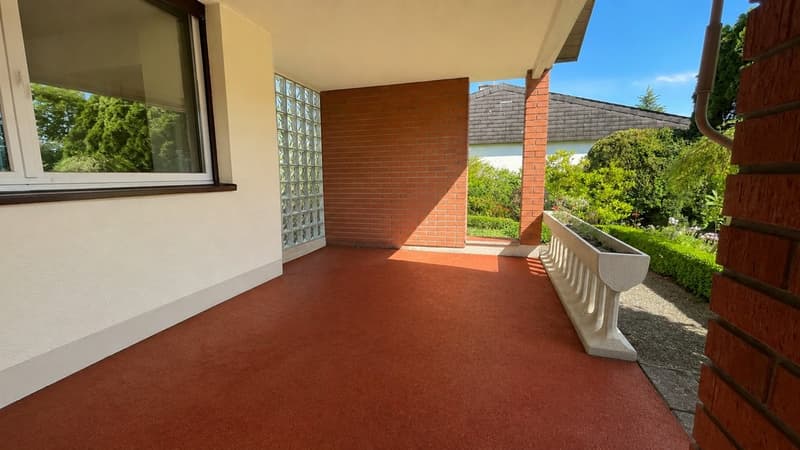 Freistehendes Einfamilienhaus mit Swimmingpool (10)