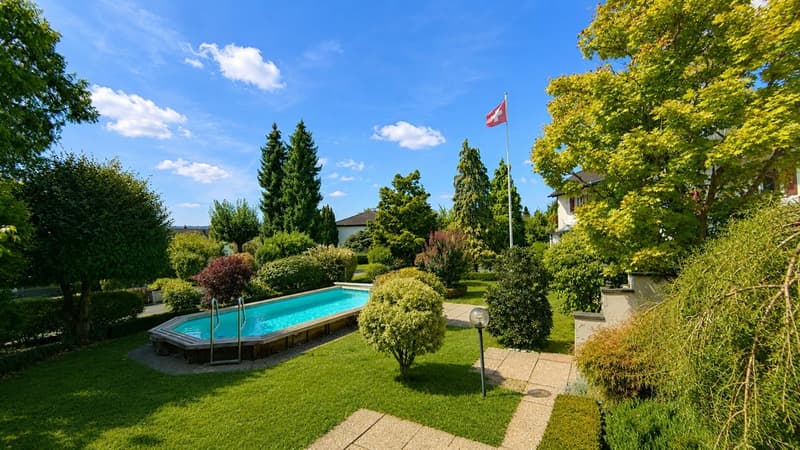 Freistehendes Einfamilienhaus mit Swimmingpool (3)