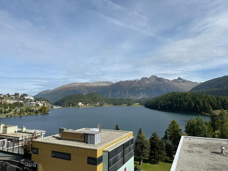2.5 furnished apartment in St Moritz lake view (1)