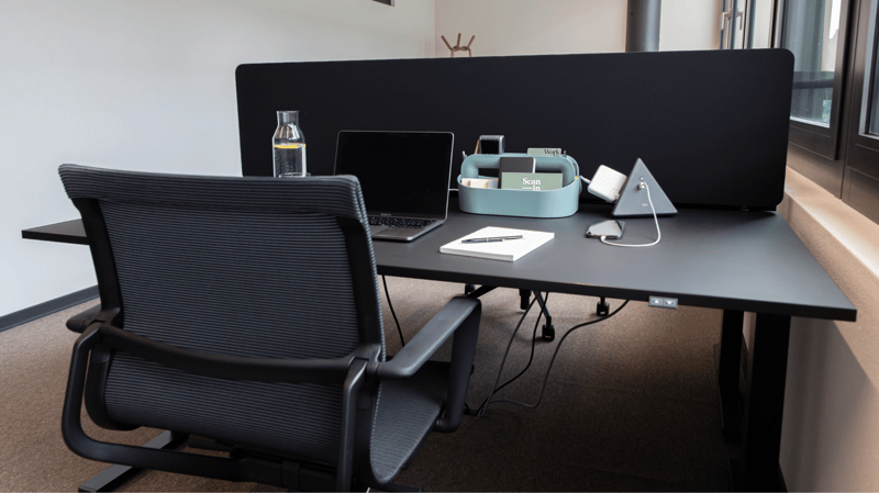 Single office (fully furnished including office management services) (5)