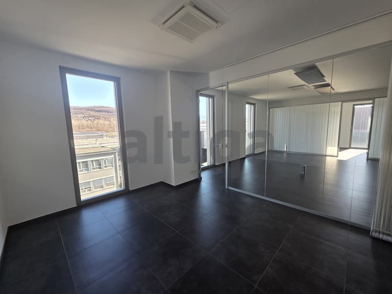SPAZIOSI UFFICI AFFITTASI - CENTRO AMBROSART B - MANNO (4)