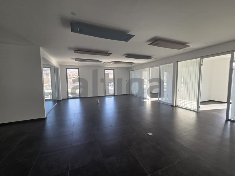 SPAZIOSI UFFICI AFFITTASI - CENTRO AMBROSART B - MANNO (2)