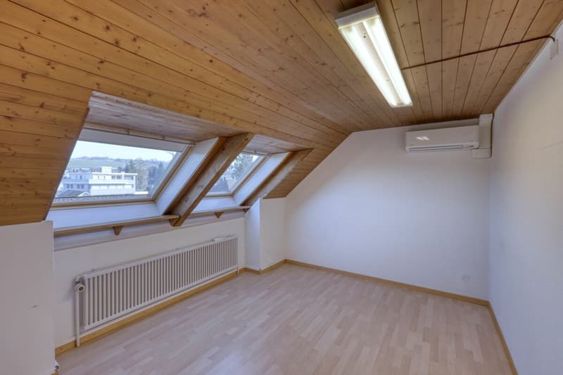 Menziken - Zentral gelegene Wohnung mit viel Charme und Potenzial zur individuellen Gestaltung (5)